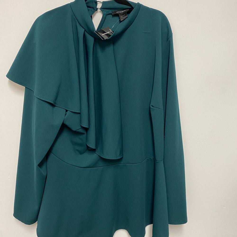 Plus size NWT peplum long sleeve blouse size 30/32